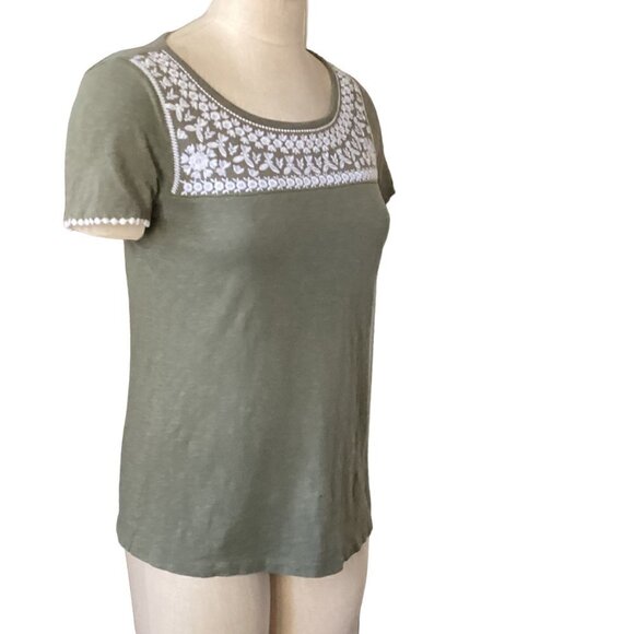 Talbots Short Sleeve Top Floral Embroidered Neck Cotton Green & White Sz S #91M - Picture 2 of 8